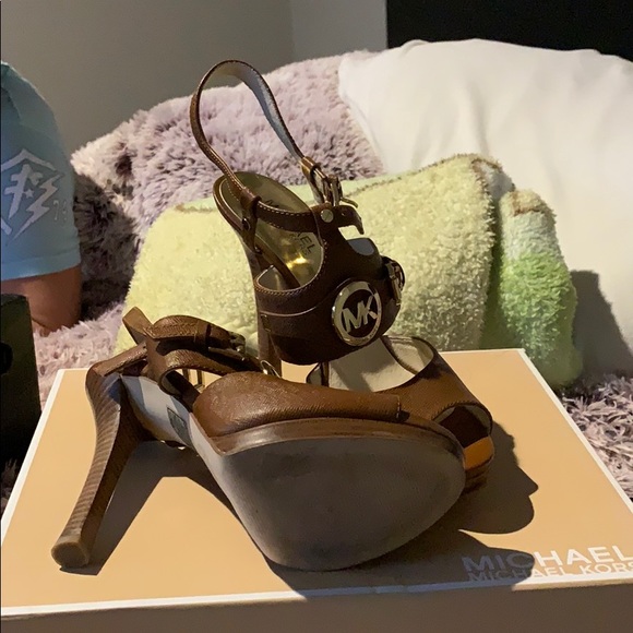 High heels - Picture 3 of 3